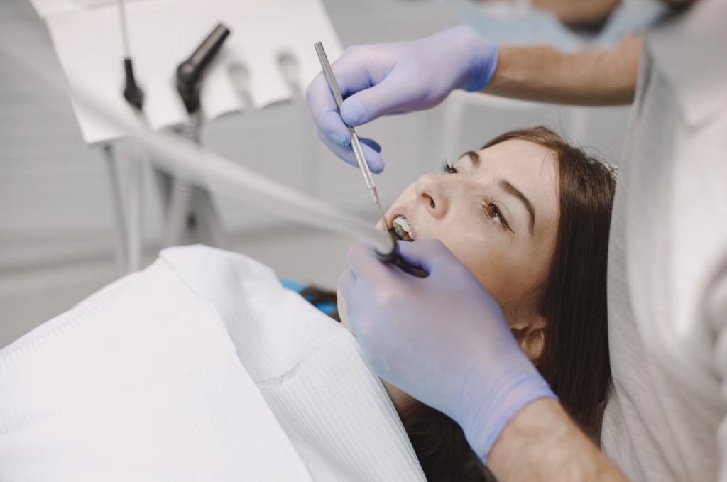 Этапы процедуры снятия зубных отложений