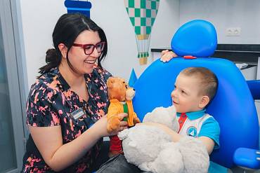 Болят молочные зубы