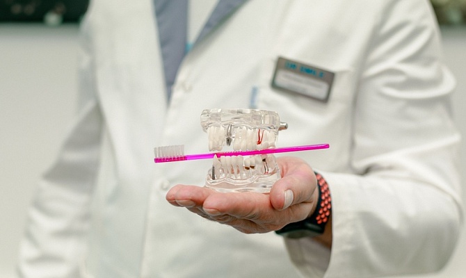 Сохранение и реставрация зубной эмали