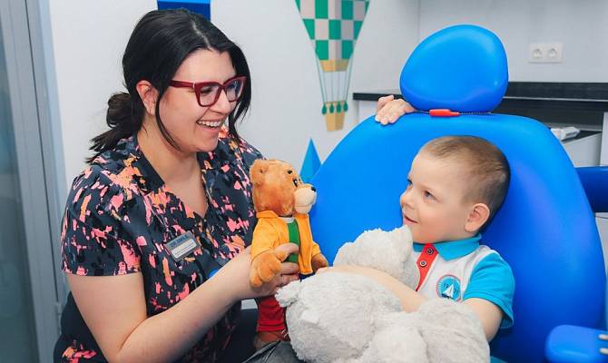 Болят молочные зубы